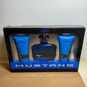 Ford Mustang Blue Gift Set